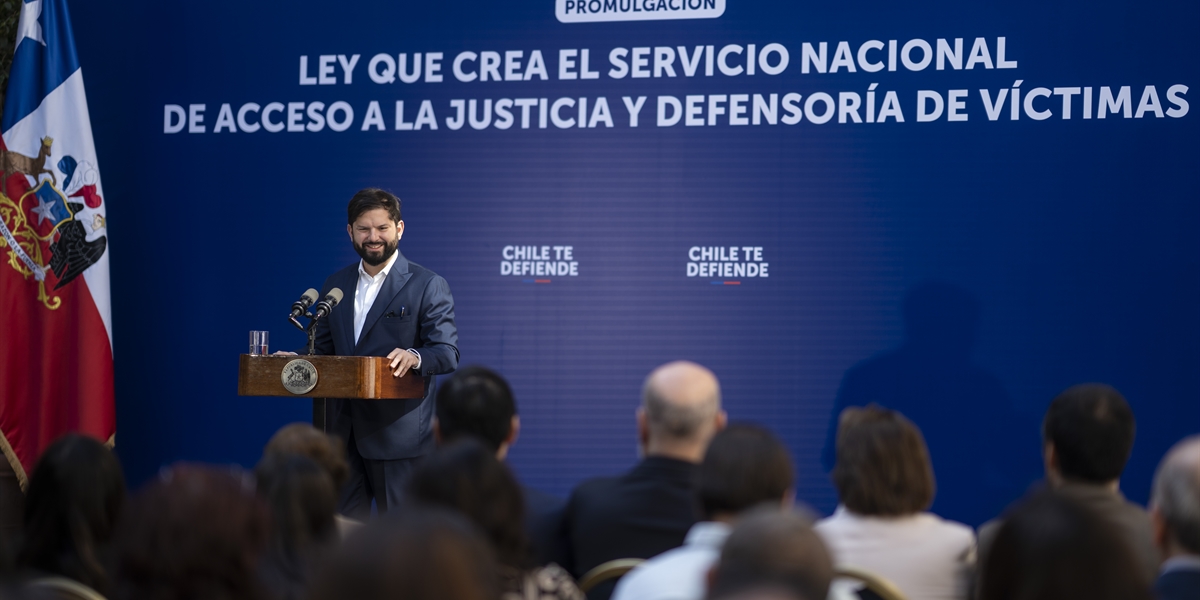 S.E. el Presidente de la República, Gabriel Boric Font, encabeza la promulgación de la Ley que crea el Servicio Nacional de Acceso a la Justicia y Defensoría de Víctimas de Delitos