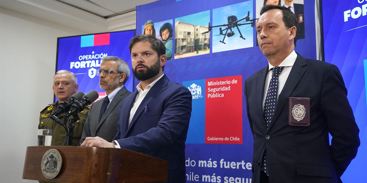 S.E. el Presidente de la República, Gabriel Boric Font, participa de reunión de balance nacional de la operación conjunta Fortaleza 3