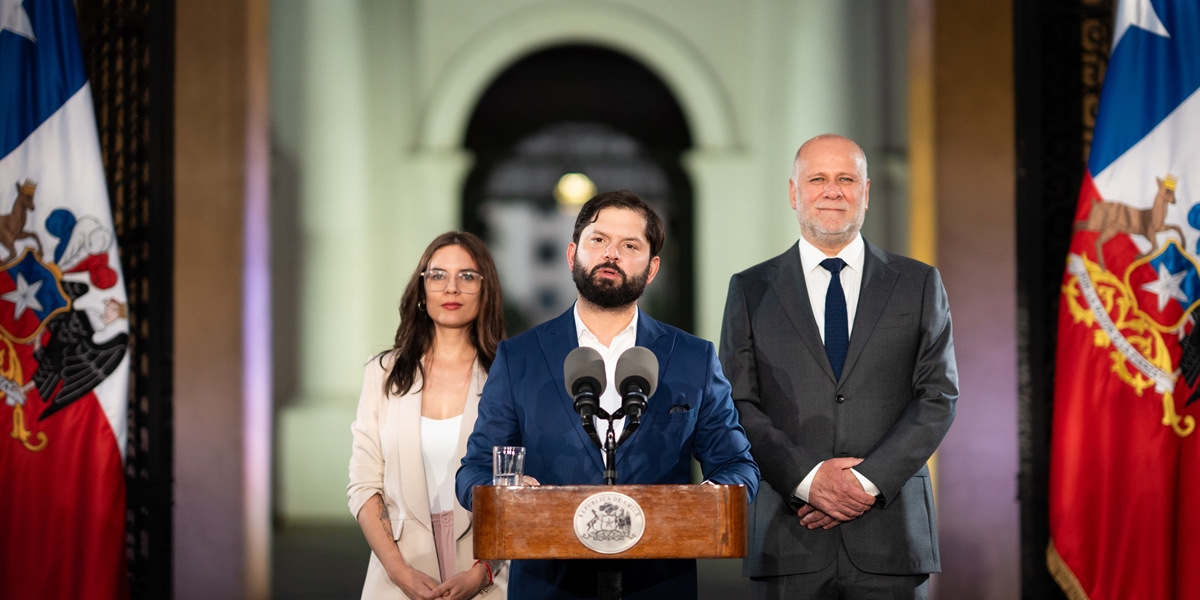 S.E. el Presidente de la República, Gabriel Boric Font, entrega declaración a los medios de comunicación desde el Palacio de La Moneda tras las Elecciones Presidenciales y Parlamentarias 2025