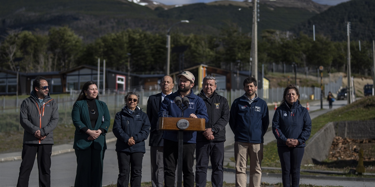 S.E. el Presidente de la República, Gabriel Boric Font, encabeza la celebración de contrato para la construcción del futuro Centro de Rehabilitación Club de Leones Cruz del Sur