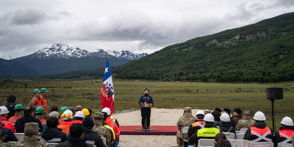 S.E. el Presidente de la República, Gabriel Boric Font, encabeza la ceremonia de término de obras de la Etapa 10 de la Ruta Vicuña-Yendegaia en la comuna de Cabo de Hornos