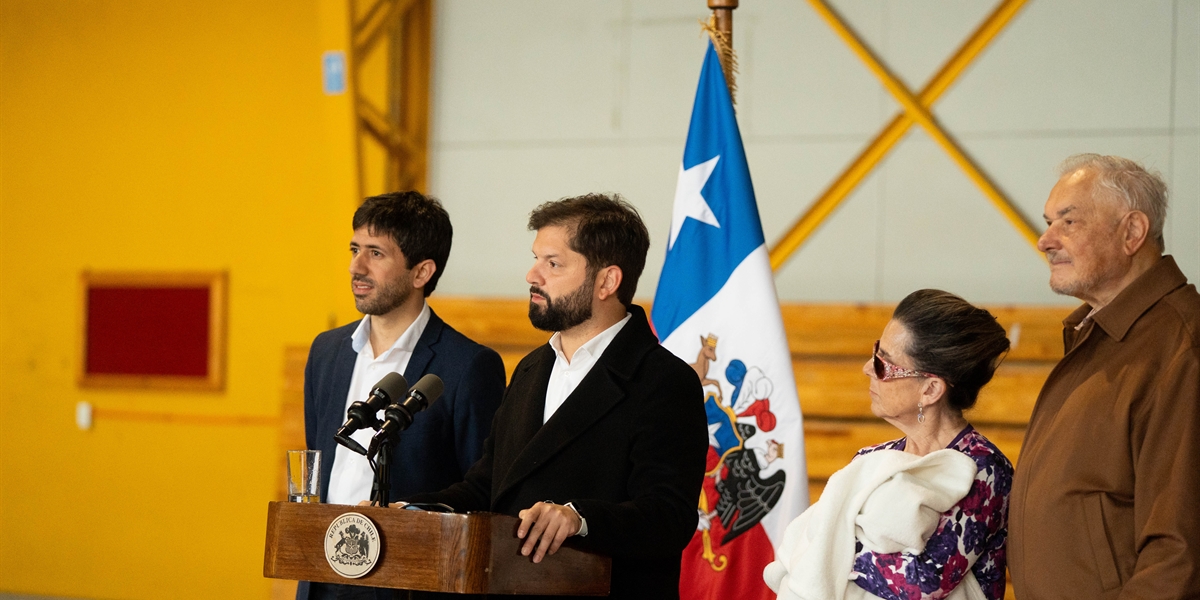 S.E. el Presidente de la República, Gabriel Boric Font, vota en la segunda vuelta de las Elecciones Presidenciales 2025
