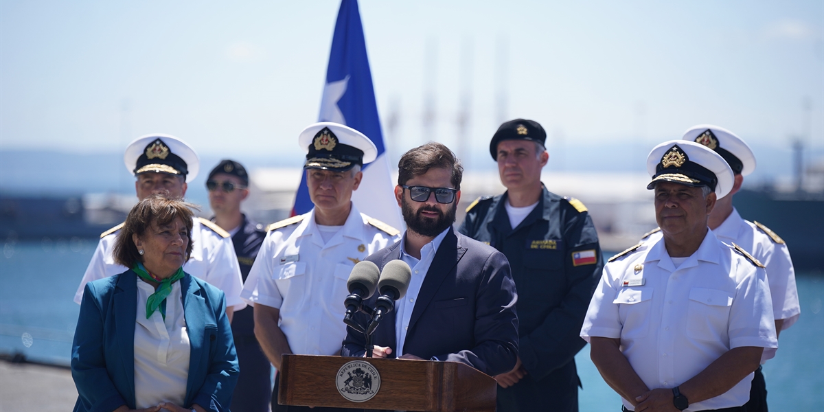 S.E. el Presidente de la República, Gabriel Boric Font, visita el primer Buque Escotillón IV: Magallanes y participa del zarpe del Buque Sargento Aldea en la operación Base Soberanía