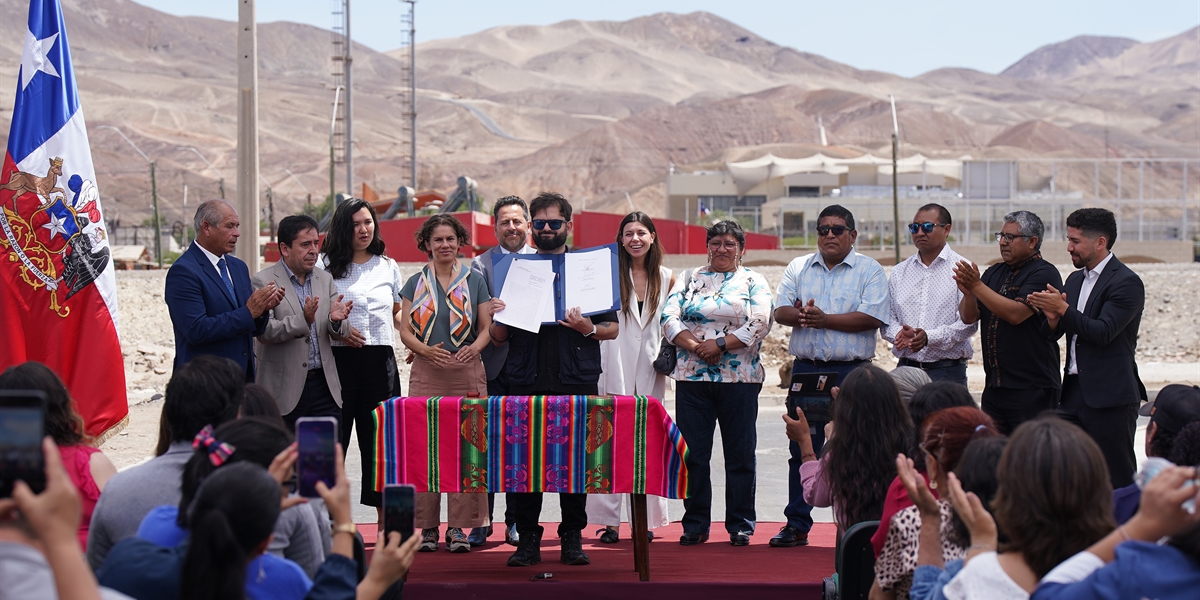 S.E. el Presidente de la República, Gabriel Boric Font, encabeza la ceremonia de firma de Decretos Red de Salares Protegidos, Región de Atacama