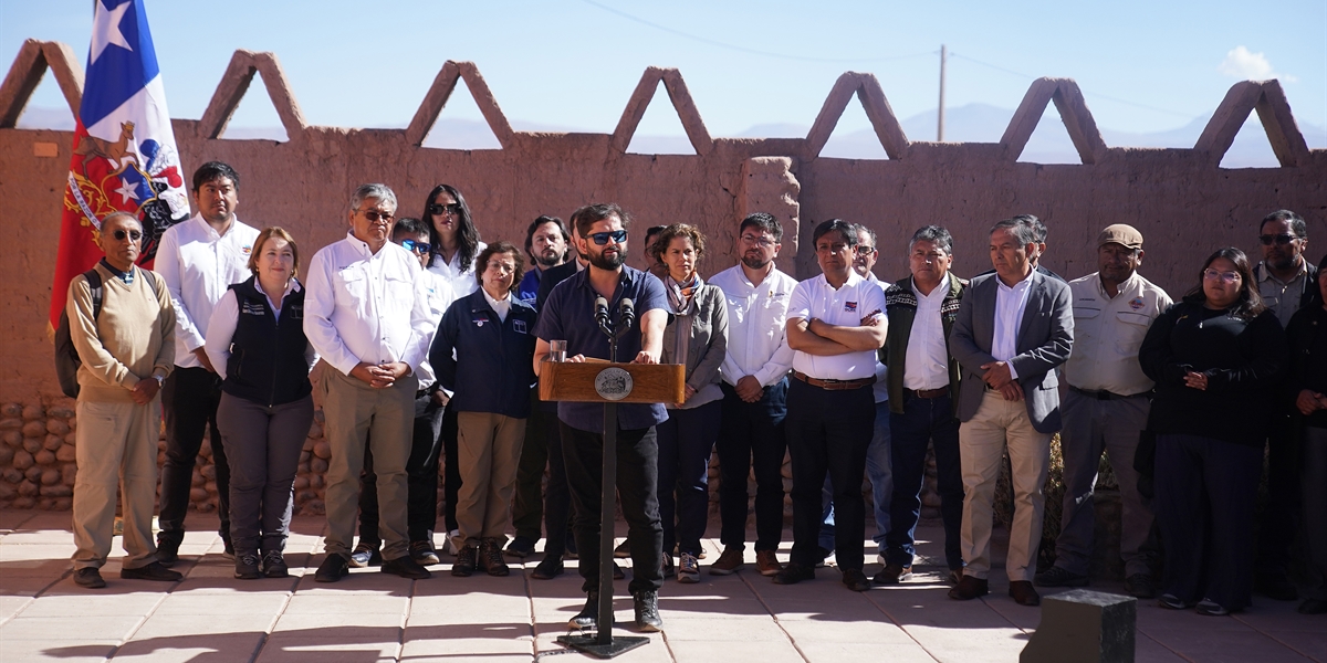 S.E. el Presidente de la República, Gabriel Boric Font, se reúne con representantes de las comunidades del Consejo de Pueblos Atacameños