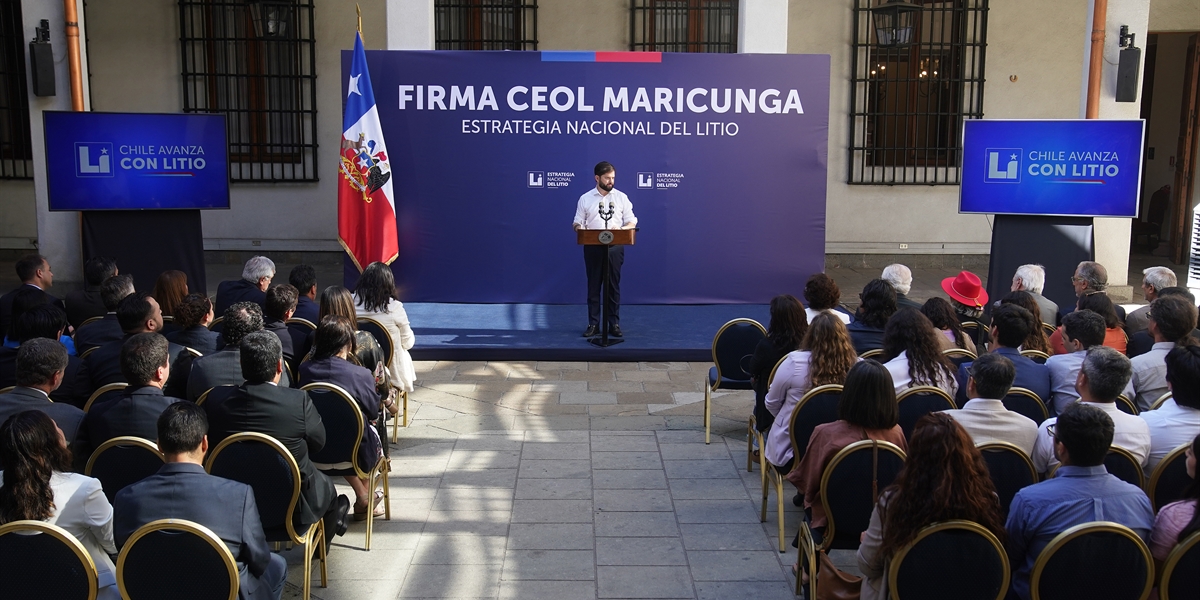 S.E. el Presidente de la República, Gabriel Boric Font, encabeza la ceremonia de firma de la actualización del Contrato Especial de Operación de Litio (CEOL) en el Salar de Maricunga