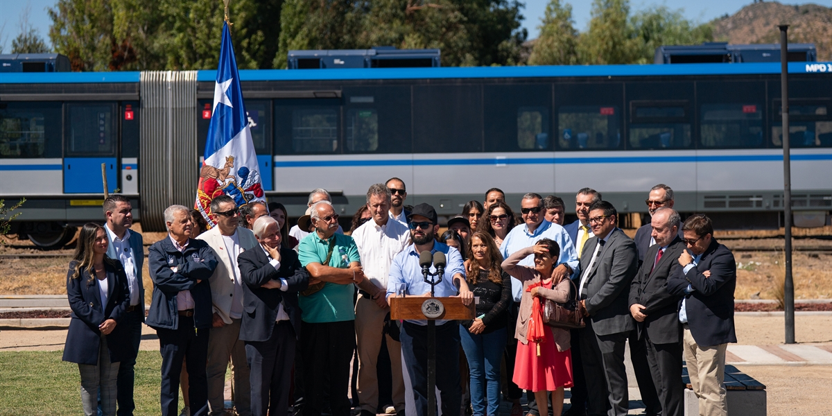 S.E. el Presidente de la República, Gabriel Boric Font, encabeza la puesta en marcha de nuevos buscarriles para el Tren Ramal Talca - Constitución