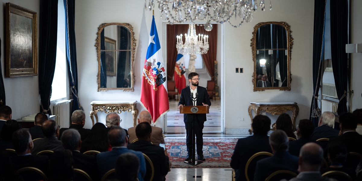 S.E. el Presidente de la República, Gabriel Boric Font, encabeza la ceremonia de entrega del informe de la Comisión Asesora Presidencial Arica 100