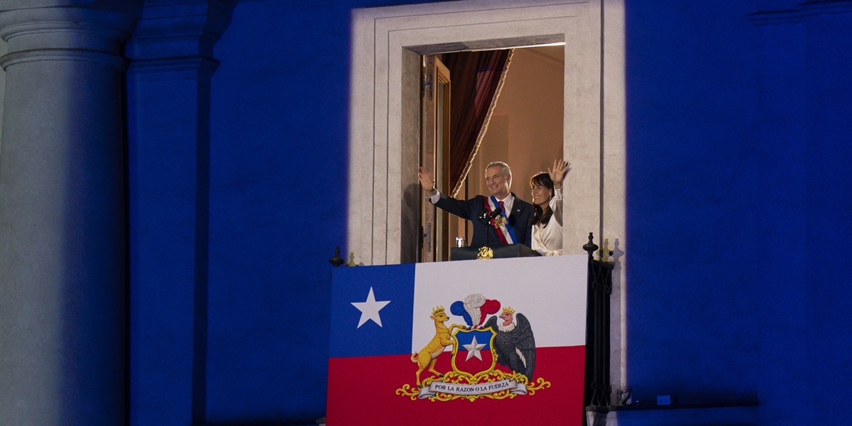 S.E. el Presidente de la República, José Antonio Kast, se dirige por primera vez al país desde el Palacio de La Moneda